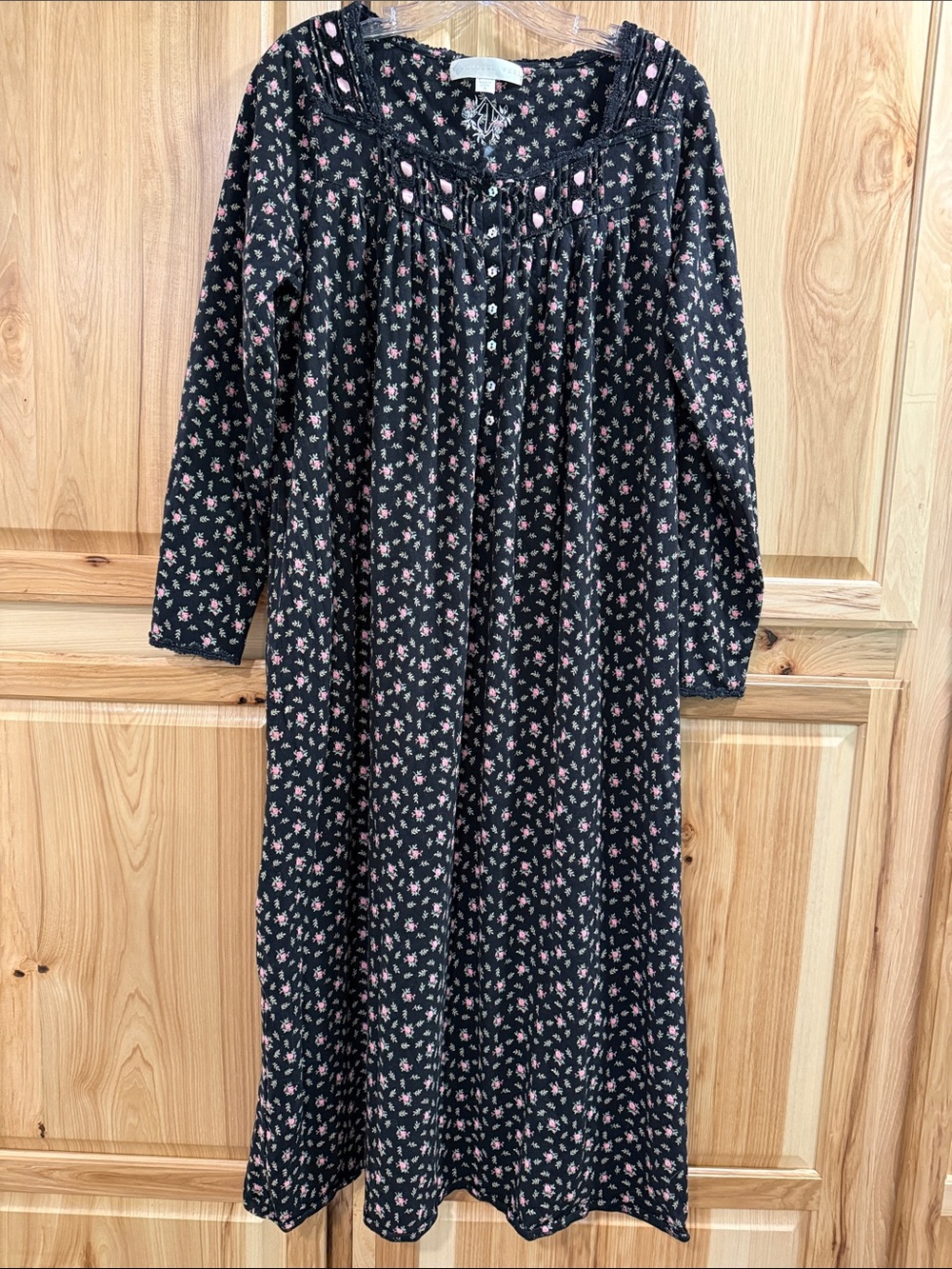 Eileen West Black Floral Long Sleeve Nightgown Pink Ribbon and Rose Print Size S